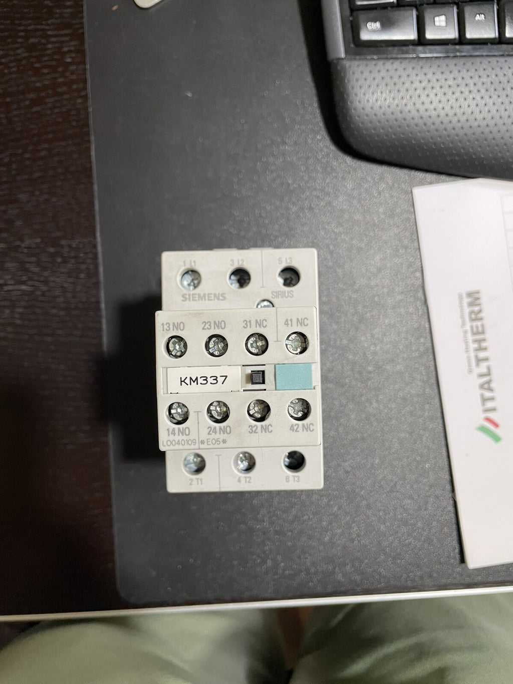 Siemens 3RT1036-1AP04 Contattore Sirius 22 kW 3 Poli0