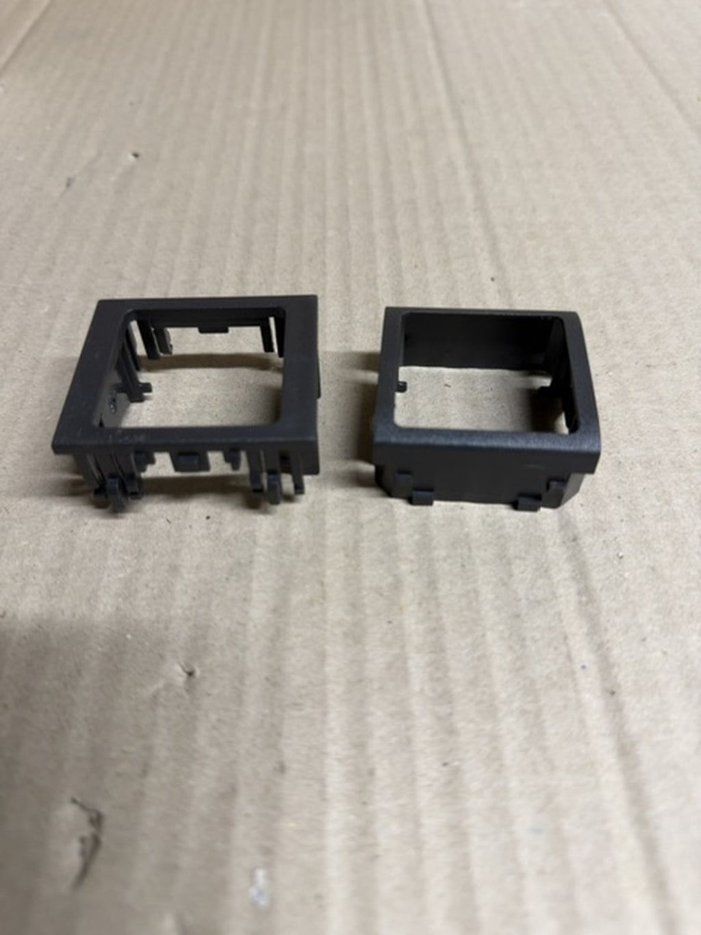 Tutondo AC12N adattatore nero per comandi audio 35x35 placche civili nuovo1