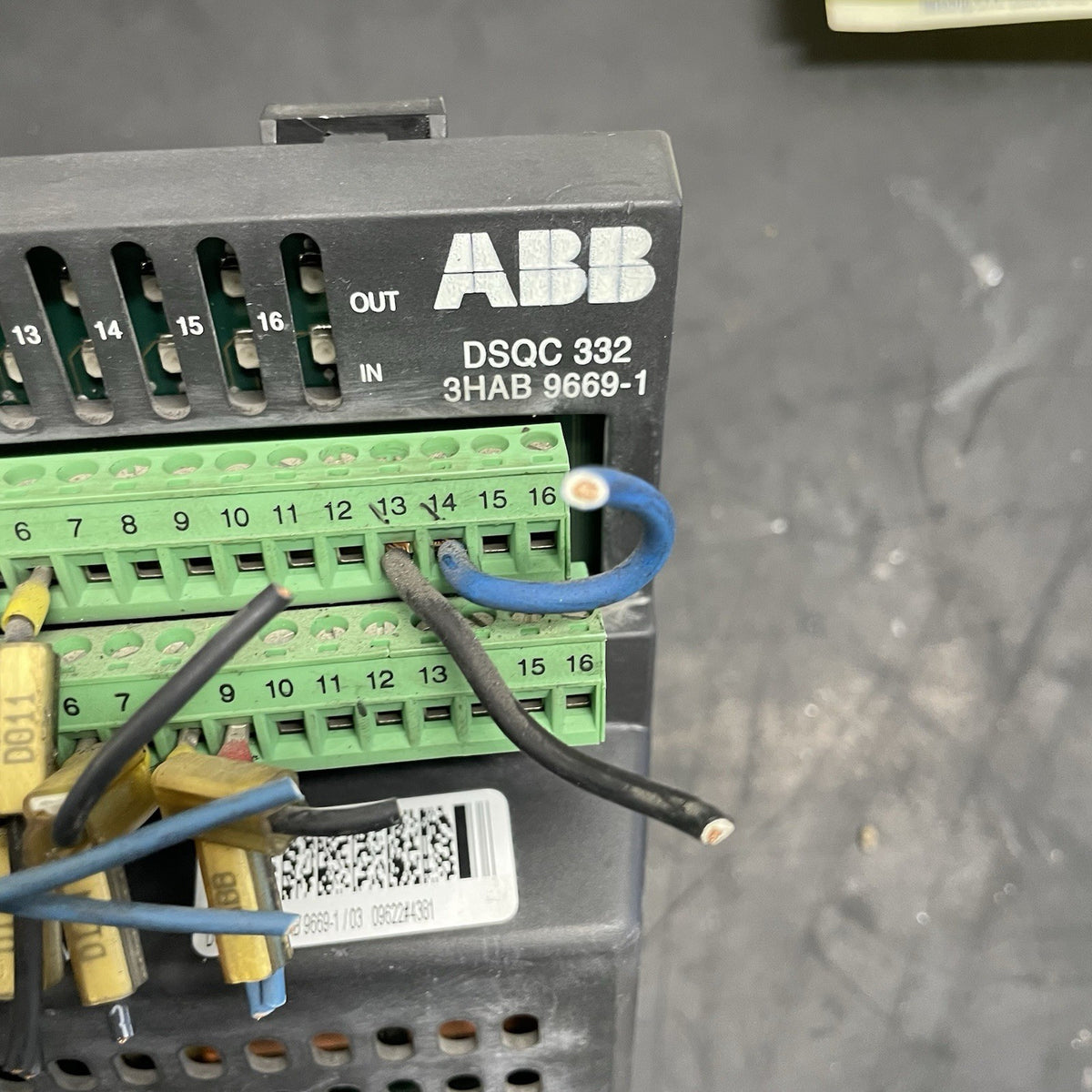 ABB DSQC332 3HAB9669-1 Scheda I/O Digitale Robot ABB1
