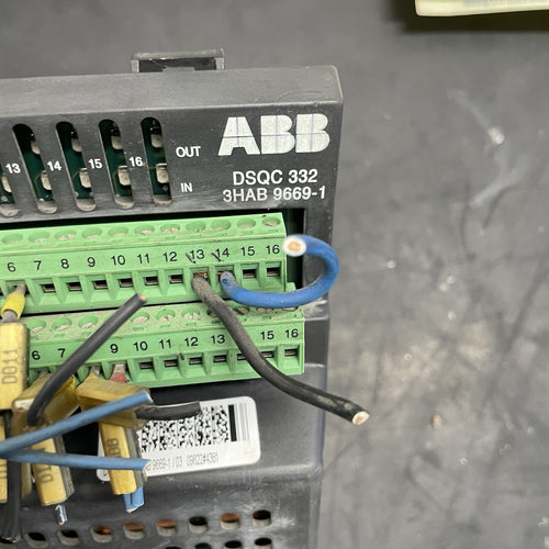 ABB DSQC332 3HAB9669-1 Scheda I/O Digitale Robot ABB1