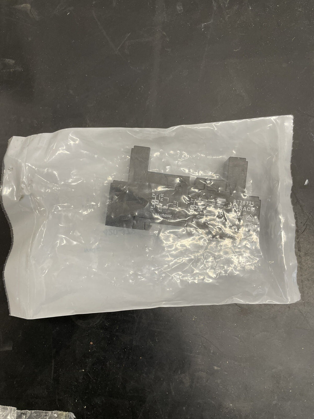 Schrack RT78725 Zoccolo Presa Relè per Relè RT Guida DIN2