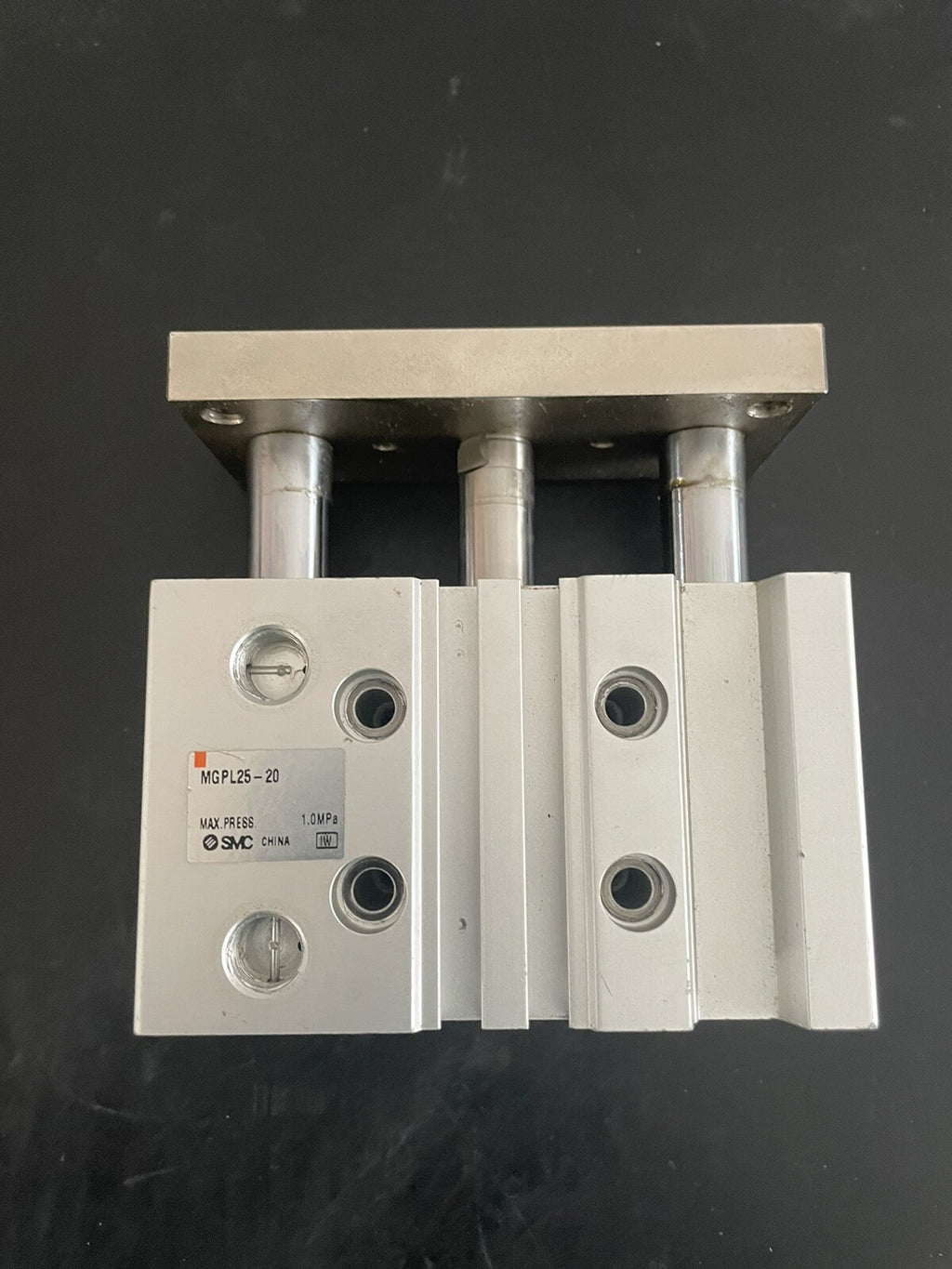 SMC MGPL25-20 Cilindro Guidato Compatto Alesaggio 25 Corsa 20 mm1