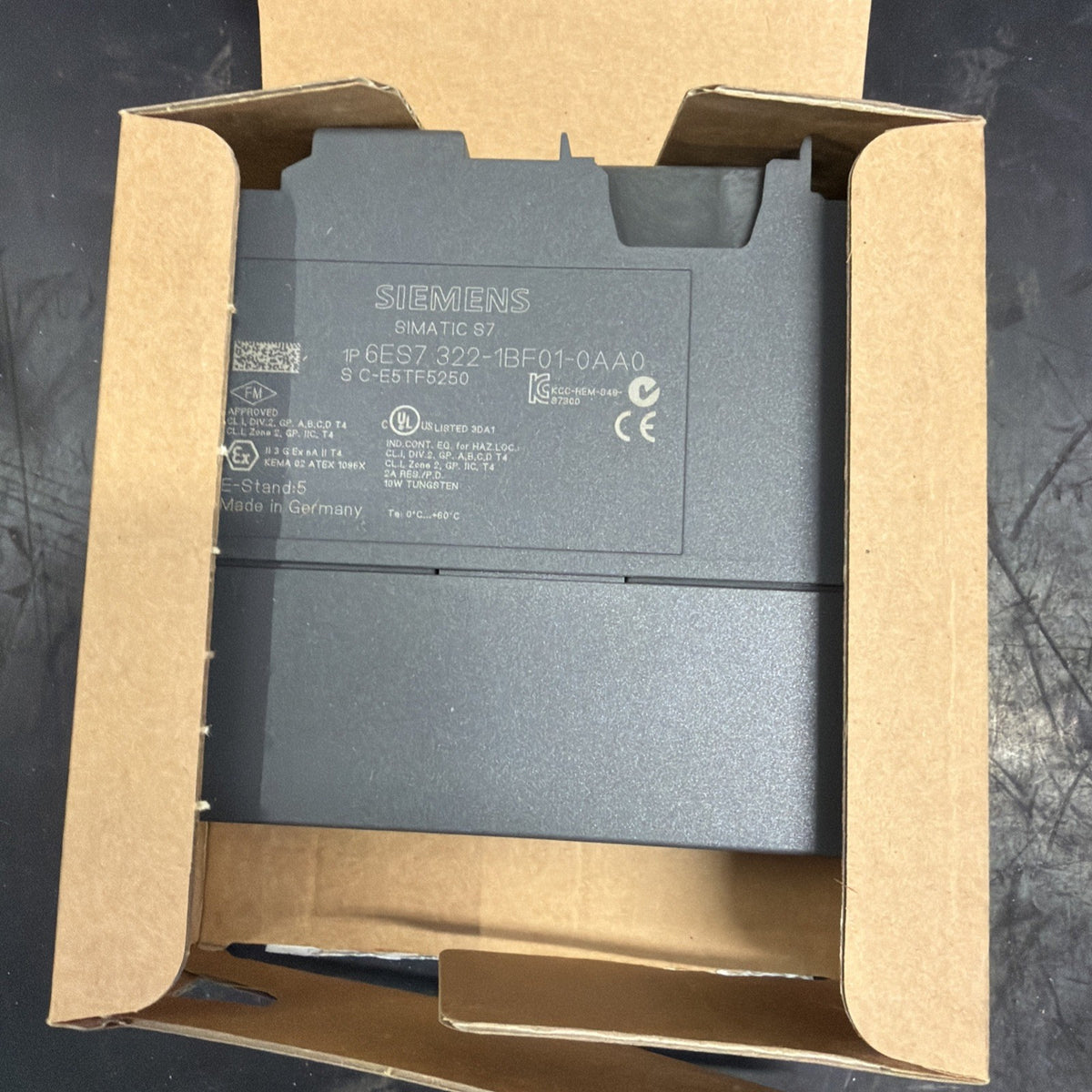 Siemens 6ES7322-1BF01-0AA0 SIMATIC S7-300 SM322 8 Uscite 24VDC Nuovo0