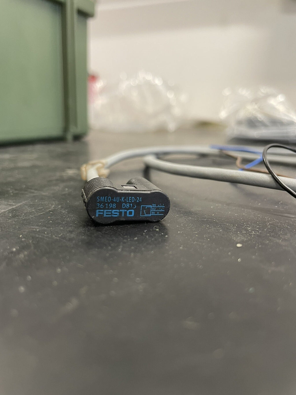 Festo SMEO-4U-K-LED-24 Sensore di Prossimità per Cilindro1