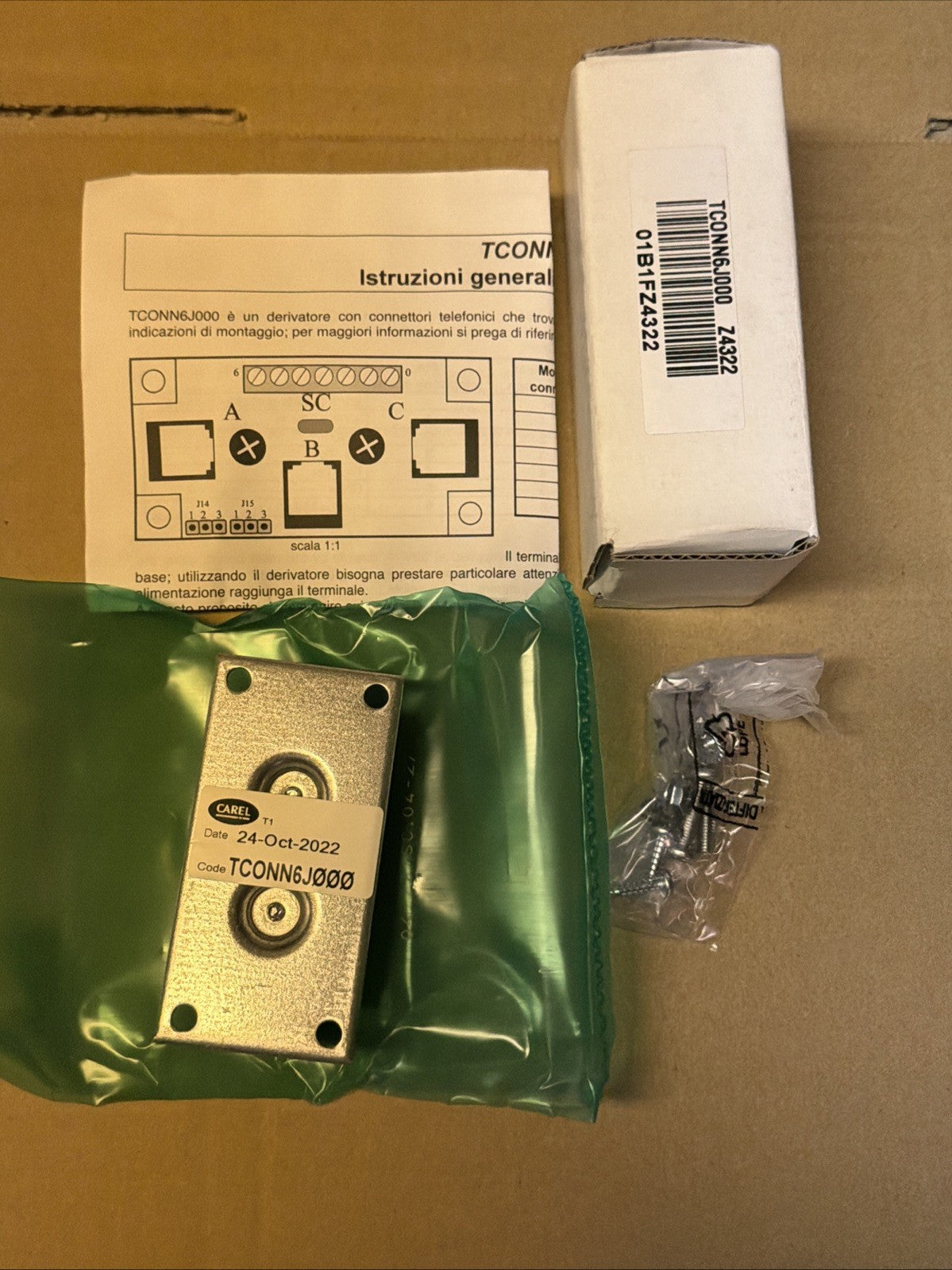 Carel TCONN6J000 Derivatore con Connettori Telefonici2