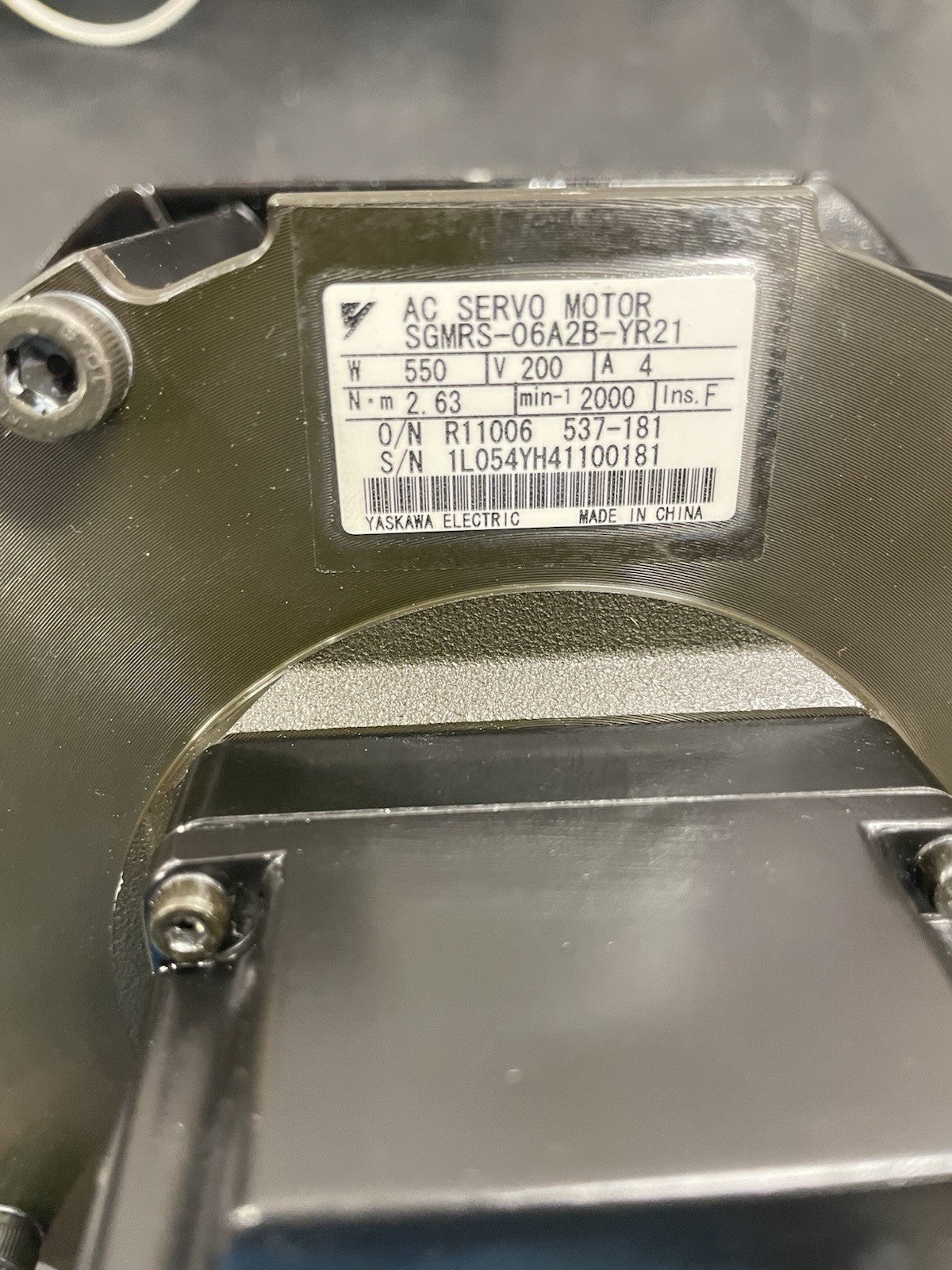 Yaskawa SGMRS-06A2B-YR21 Servomotore AC 550W 200V 2000 giri4