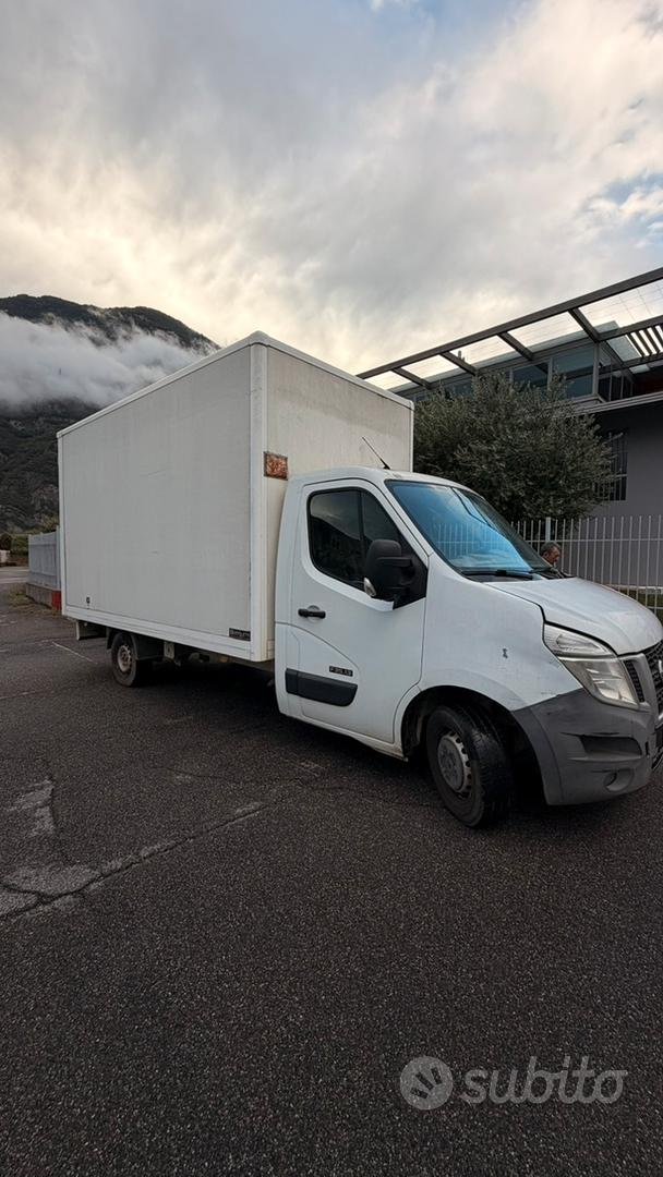 Nissan NV400 furgonato