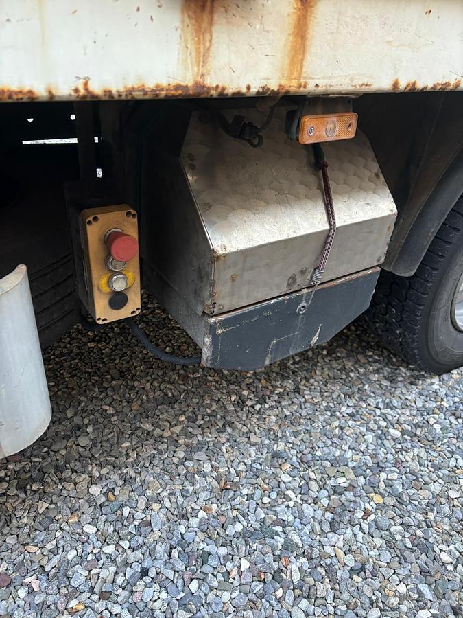 Autocarro DAF LF cassonato